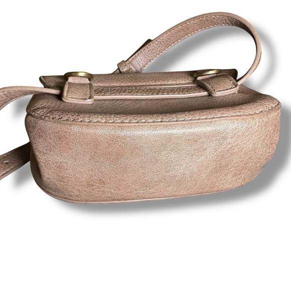 Anthropologie Hazel Convertable Belt Bag in Taupe 
Vegan Leather - Picture 9 of 9